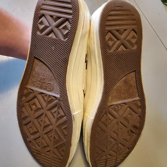 Comme Des Garcons PLAY x Converse Unisex Chuck Taylor High Top Sneakers Polka Do - Picture 8 of 12